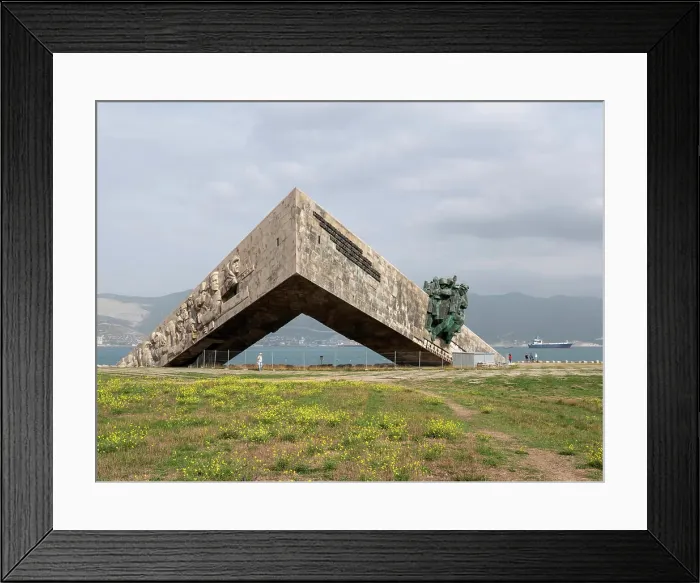 Framed Print : NOVOROSSIYSK RUSSLAND - SEPTEMBER 02 2024 Ensemble-Denkmal Malaya Zemlya in der Heldenstadt Novorossiysk NOVOROSSIYSK Framed Print : NOVOROSSIYSK RUSSLAND - SEPTEMBER 02 2024 Ensemble-Denkmal Malaya Zemlya in der Heldenstadt Novorossiysk NOVOROSSIYSK
