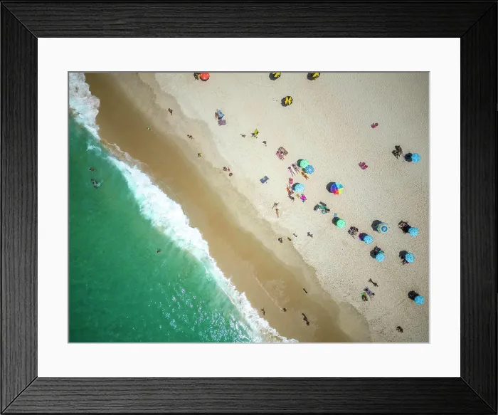 Framed Print : Beautiful top down aerial view to beach umbrellas, green ocean water Framed Print : Beautiful top down aerial view to beach umbrellas, green ocean water