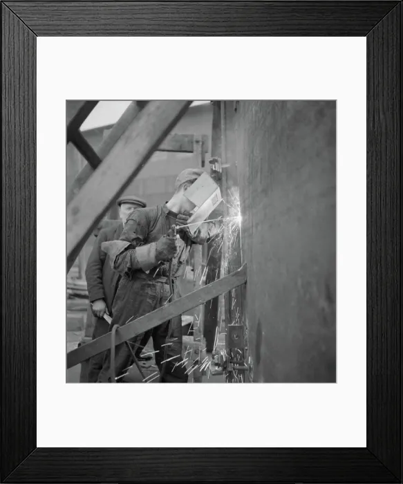 Framed Print : Cecil Beaton Photographs- Tyneside Shipyards, 1943 Framed Print : Cecil Beaton Photographs- Tyneside Shipyards, 1943