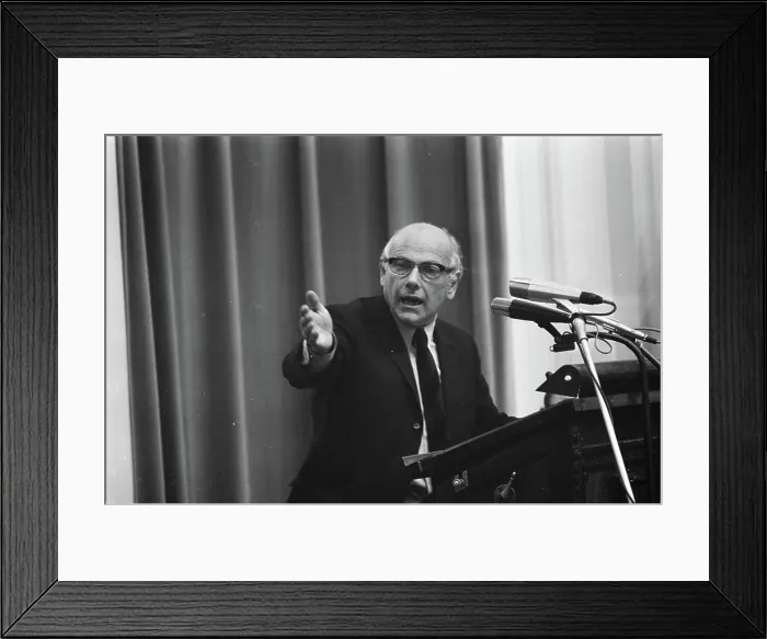 Framed Print : Anefo photo collection. Prime Minister Biesheuvel explains a second room about government crisis Framed Print : Anefo photo collection. Prime Minister Biesheuvel explains a second room about government crisis