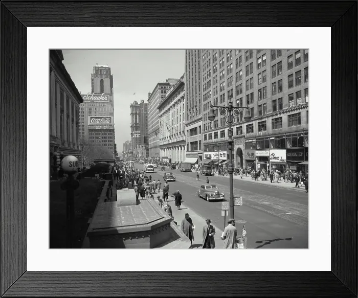 Framed Print : Vintage photograph. Crowds of people walking down New York streets Framed Print : Vintage photograph. Crowds of people walking down New York streets