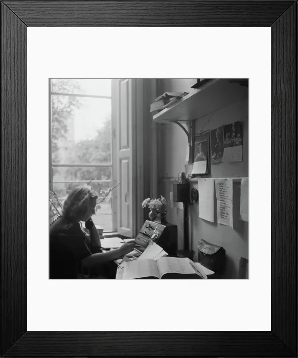 Framed Print : Anefo photo collection. Ministry of 1813. Telephone exchange. 1945. The Hague
