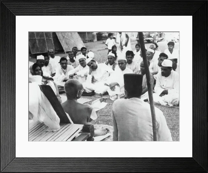 Framed Print : Mahatma Gandhi speaking to visitors at Sevagram Ashram, 1942 NO MR Copyright: xVithalbhaixJhaveri / DinodiaxPhotox