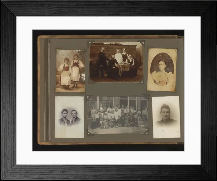 Framed Print : Portraits, Anonymous, 1900 - 1950 photograph Two portraits of women Framed Print : Portraits, Anonymous, 1900 - 1950 photograph Two portraits of women