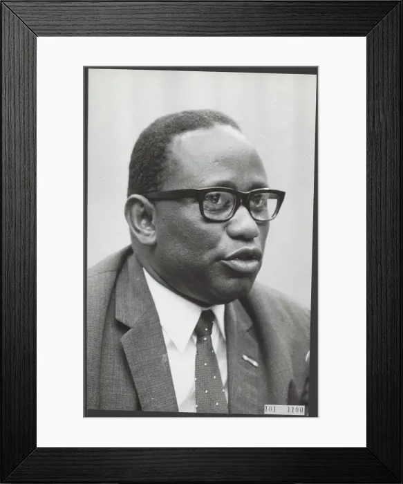 Framed Print : Elsevier photo collection. Arrival three-off Surinamese border committee Framed Print : Elsevier photo collection. Arrival three-off Surinamese border committee