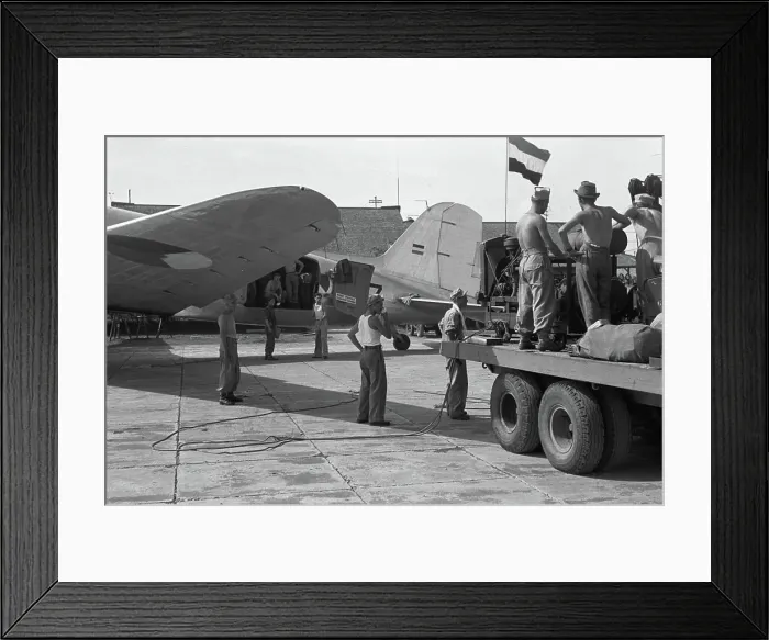 Framed Print : Photo collection Service for army contacts Indonesia Framed Print : Photo collection Service for army contacts Indonesia