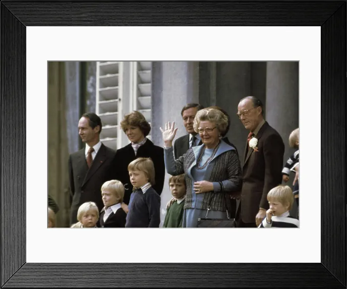 Framed Print : Anefo photo collection. Defile Soestdijk 1976; Koninign Juliana Wuift public. April 30, 1976. Soestdijk, Utrecht Framed Print : Anefo photo collection. Defile Soestdijk 1976; Koninign Juliana Wuift public. April 30, 1976. Soestdijk, Utrecht