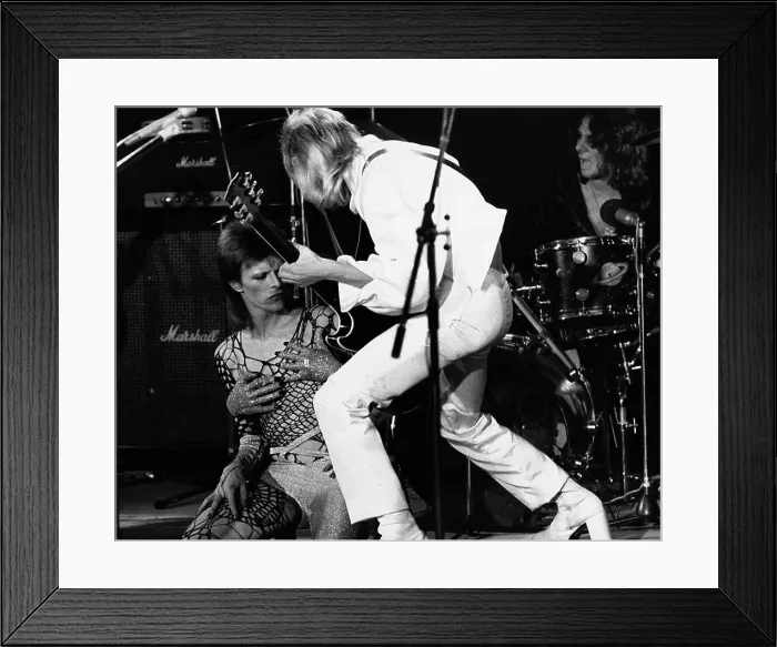 Framed Print : David bowie, mick ronson, marquee club, london 1970 Framed Print : David bowie, mick ronson, marquee club, london 1970
