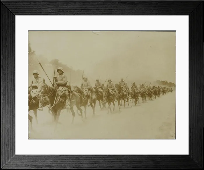 Framed Print : Fotocollectie Eerste Wereldoorlog. To the German offensive in the West. On the rise. 1914-1918} Framed Print : Fotocollectie Eerste Wereldoorlog. To the German offensive in the West. On the rise. 1914-1918}
