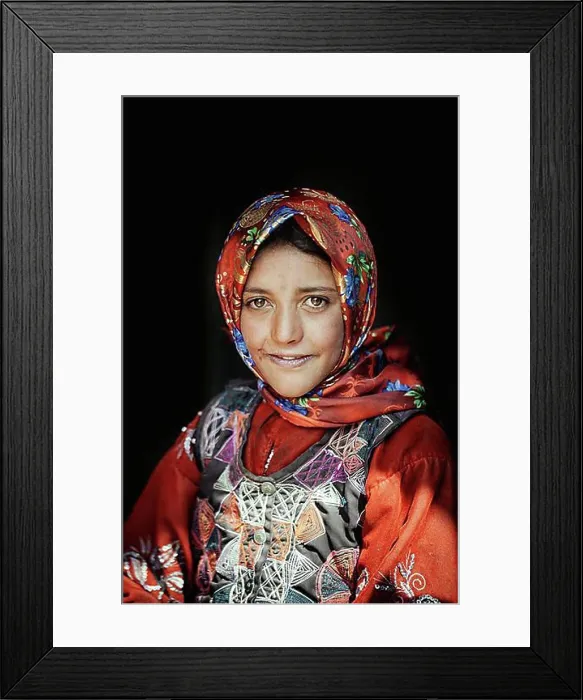 Framed Print : Portrait Sadaf Ma Framed Print : Portrait Sadaf Ma
