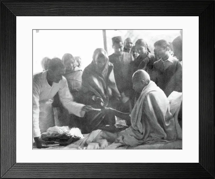 Framed Print : Mahatma Gandhi receiving a present at Khadi Pratishthan Framed Print : Mahatma Gandhi receiving a present at Khadi Pratishthan