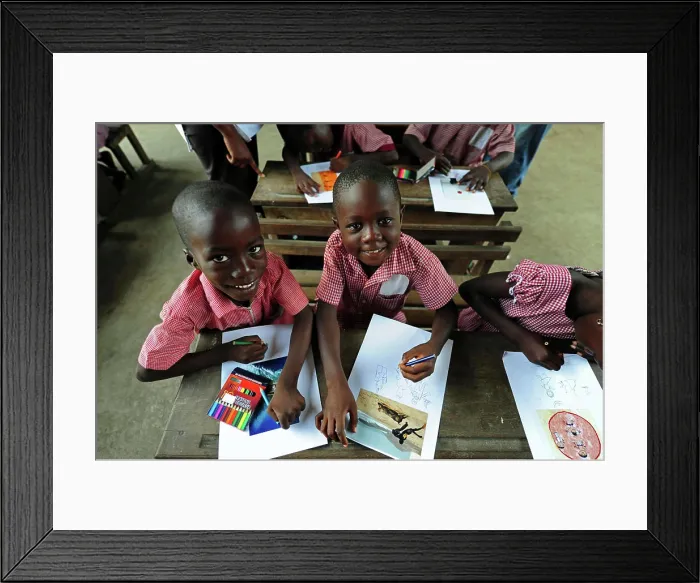 Framed Print : Cote d'Ivoire, Abidjan, schoolchildren drawing during Art in All of Us activities (MR) Framed Print : Cote d'Ivoire, Abidjan, schoolchildren drawing during Art in All of Us activities (MR)