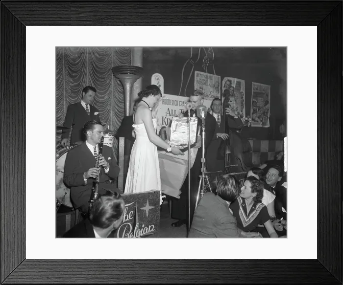 Framed Print : Anefo photo collection. Miss Holland 1950. Miss Holland 1950 Election on film star ball. April 1, 1950 Framed Print : Anefo photo collection. Miss Holland 1950. Miss Holland 1950 Election on film star ball. April 1, 1950
