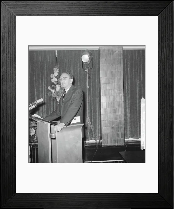 Framed Print : Anefo photo collection. TV prize 1962, Kees van Iersel. October 2, 1962 Framed Print : Anefo photo collection. TV prize 1962, Kees van Iersel. October 2, 1962
