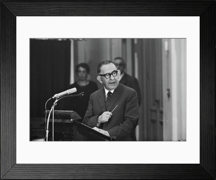 Framed Print : Anefo photo collection. Achievement Bijlmermeer in Lower House Framed Print : Anefo photo collection. Achievement Bijlmermeer in Lower House