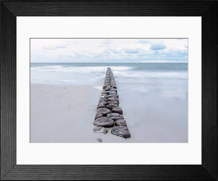 Framed Print : Groyne leading towards sea Framed Print : Groyne leading towards sea