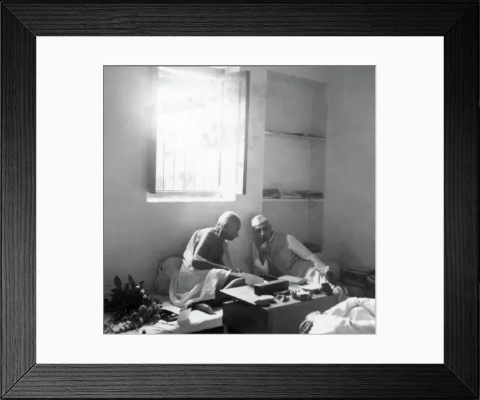 Framed Print : Mahatma Gandhi talking with Jawaharlal Nehru at Bhangi Colony in Delhi Framed Print : Mahatma Gandhi talking with Jawaharlal Nehru at Bhangi Colony in Delhi