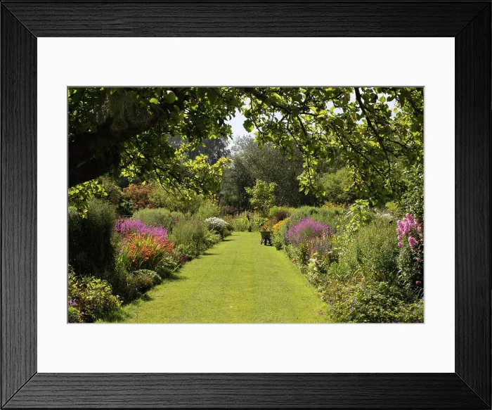Framed Print : View of gardens. Hampshire Water Mill, Winchester, United Kingdom. Architect: Kaner Olette Architects, 2021 Framed Print : View of gardens. Hampshire Water Mill, Winchester, United Kingdom. Architect: Kaner Olette Architects, 2021