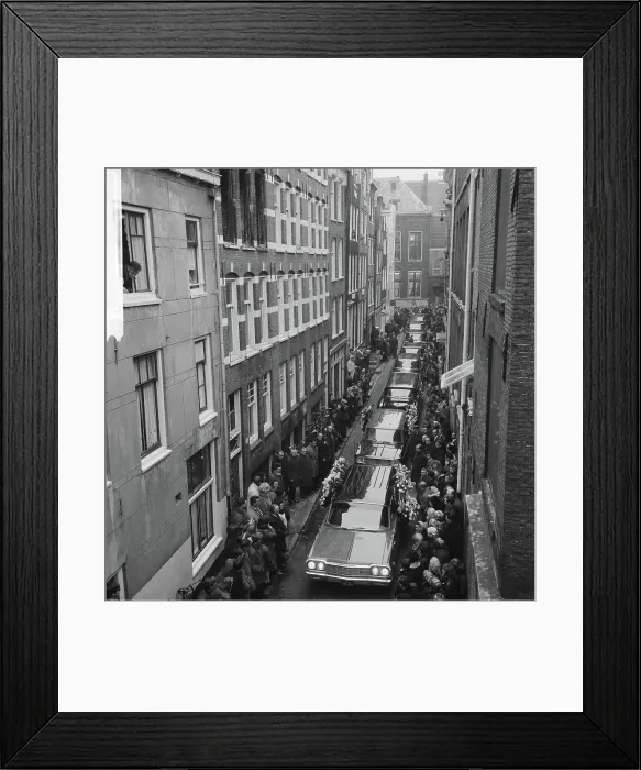 Framed Print : Anefo photo collection. Uitvaart Victims Brand Bethanienstraat. February 10, 1966