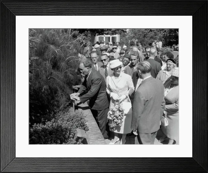 Framed Print : Anefo photo collection. The Hague Opening of the blind garden, mrs. Kolfschoten. June 20, 1957. The Hague, South Holland Framed Print : Anefo photo collection. The Hague Opening of the blind garden, mrs. Kolfschoten. June 20, 1957. The Hague, South Holland