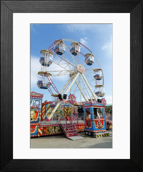 Framed Print : Karussell Kinderkarussell, Riesenrad Copyright: xZoonar.com / RalfxMartinxHentrichx 12419213 Framed Print : Karussell Kinderkarussell, Riesenrad Copyright: xZoonar.com / RalfxMartinxHentrichx 12419213