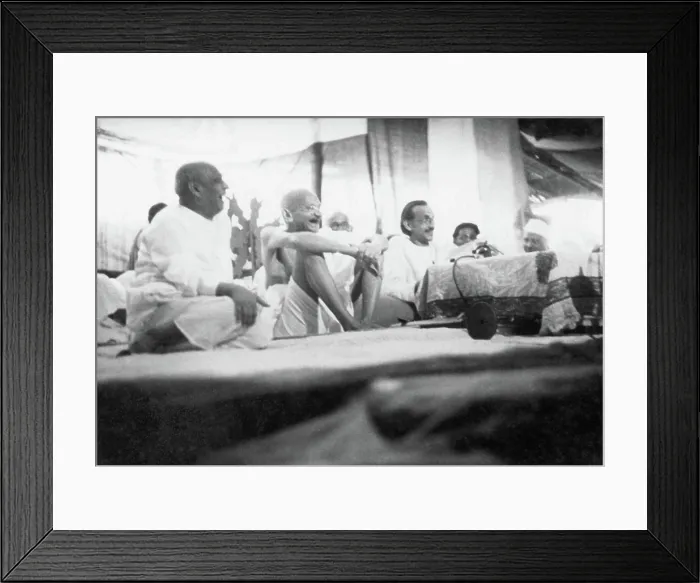 Framed Print : Sardar Vallabhbhai Patel, Mahatma Gandhi and Acharya Kripalani laughing heartily in a congress meeting Framed Print : Sardar Vallabhbhai Patel, Mahatma Gandhi and Acharya Kripalani laughing heartily in a congress meeting