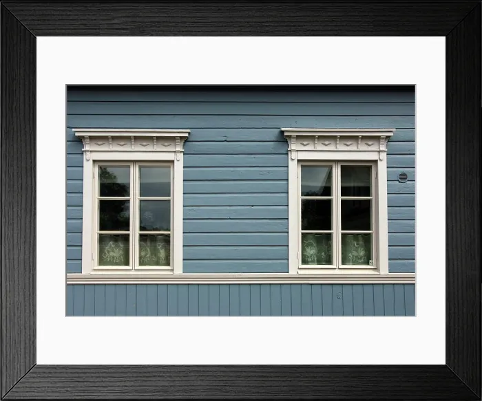 Framed Print : Fenster in einem finnischen Blockhaus Zwei Fenster in einem finnischen Blockhaus in der Altstadt von Porvoo Framed Print : Fenster in einem finnischen Blockhaus Zwei Fenster in einem finnischen Blockhaus in der Altstadt von Porvoo