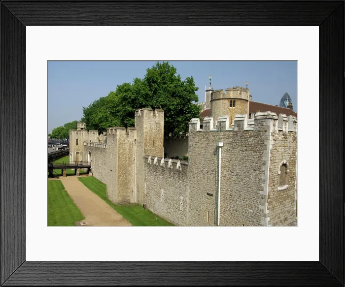 Framed Print : Europe, England, London. Tower of London. THIS IMAGE RESTRICTED - Not available to U.S. land tour travel operators