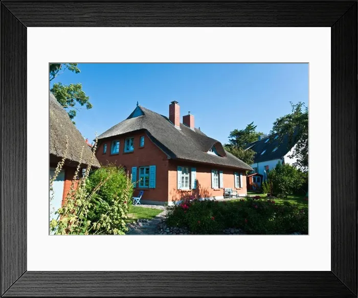 Framed Print : Thatched-roof house, Wustrow, Fischland-Darss-Zingst, Mecklenburg-Vorpommern, Germany Framed Print : Thatched-roof house, Wustrow, Fischland-Darss-Zingst, Mecklenburg-Vorpommern, Germany