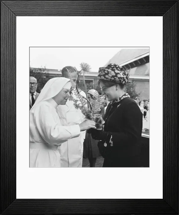 Framed Print : Anefo photo collection. Opening new town hall in Velsen by Princess Margriet Framed Print : Anefo photo collection. Opening new town hall in Velsen by Princess Margriet