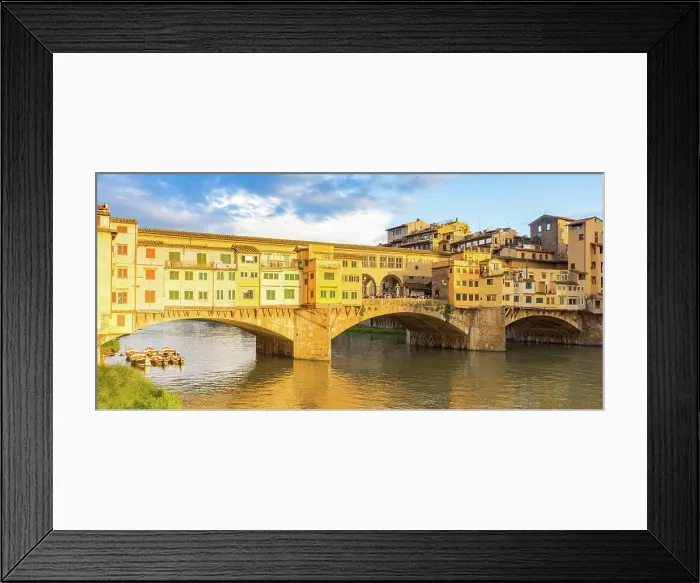 Framed Print : Panorama der historischen Ponte Vecchio-Brücke über den Arno in Florenz Panorama of the historic Ponte Vecchio bridge Framed Print : Panorama der historischen Ponte Vecchio-Brücke über den Arno in Florenz Panorama of the historic Ponte Vecchio bridge