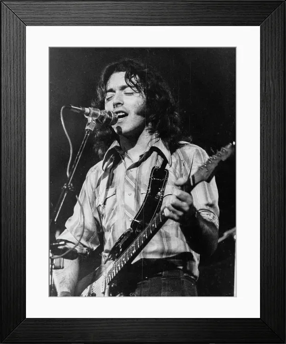 Framed Print : Rory Gallagher, Sundown Edmonton, London 70s Framed Print : Rory Gallagher, Sundown Edmonton, London 70s