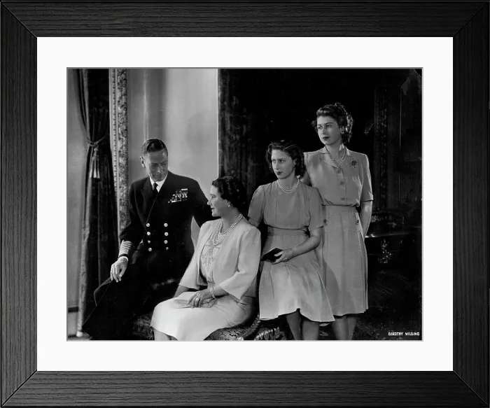 Framed Print : The Royal House of Windsor - Their Majesties the King and Queen with Princess Margaret Framed Print : The Royal House of Windsor - Their Majesties the King and Queen with Princess Margaret