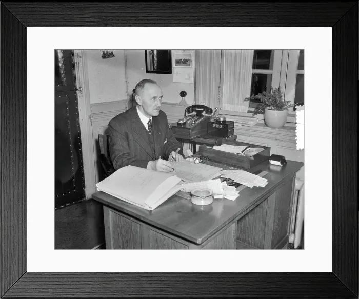 Framed Print : Anefo photo collection. Dr. Beel receives room keeper. July 28, 1952 Framed Print : Anefo photo collection. Dr. Beel receives room keeper. July 28, 1952