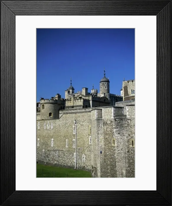Framed Print : Tower of LondonLondonEngland Framed Print : Tower of LondonLondonEngland