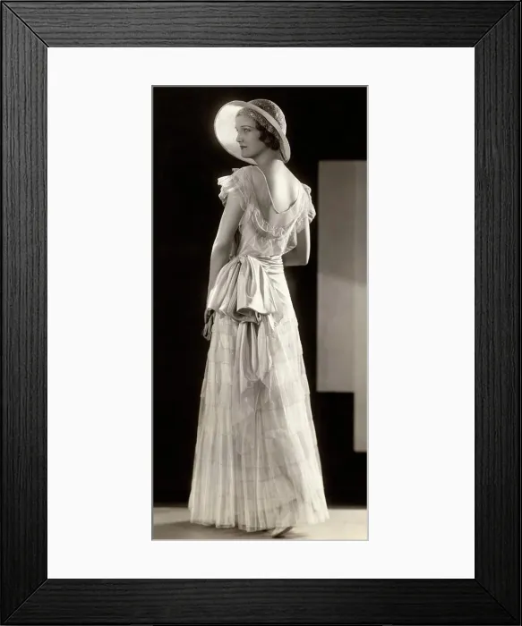Framed Print : Portrait of elegant woman Framed Print : Portrait of elegant woman