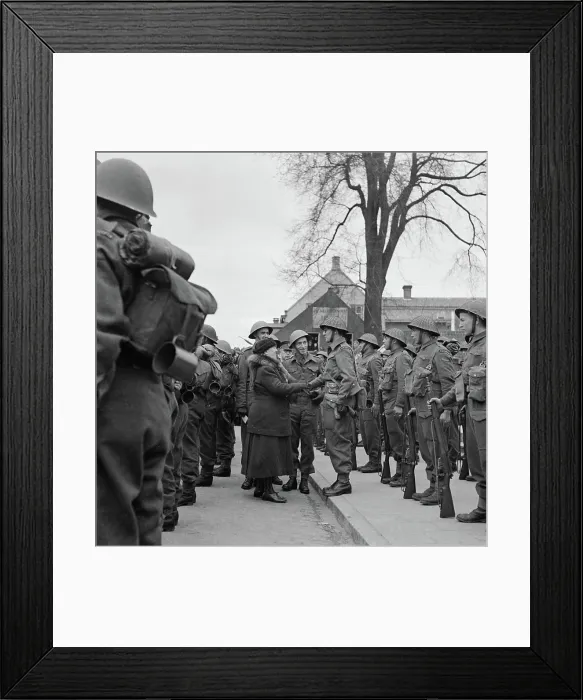 Framed Print : Anefo photo collection. Journey from Queen Wilhelmina by liberated southern Netherlands (Zeeland) Framed Print : Anefo photo collection. Journey from Queen Wilhelmina by liberated southern Netherlands (Zeeland)