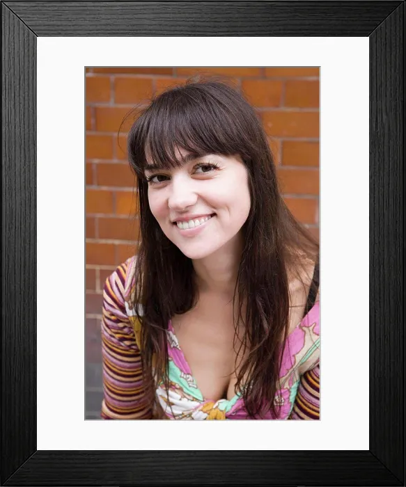 Framed Print : Portrait of a woman