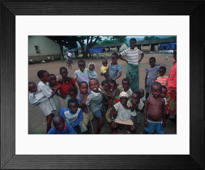 Framed Print : Displaced Burundi Tutsis and Hutus living in school in Nagaragara Quarter in Bujumbura