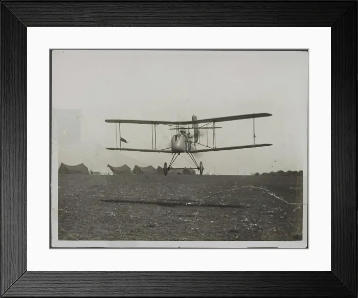 Framed Print : Photo collection First World War. The British Front. The Commander Starting off on a raid. 1914-1918} Framed Print : Photo collection First World War. The British Front. The Commander Starting off on a raid. 1914-1918}
