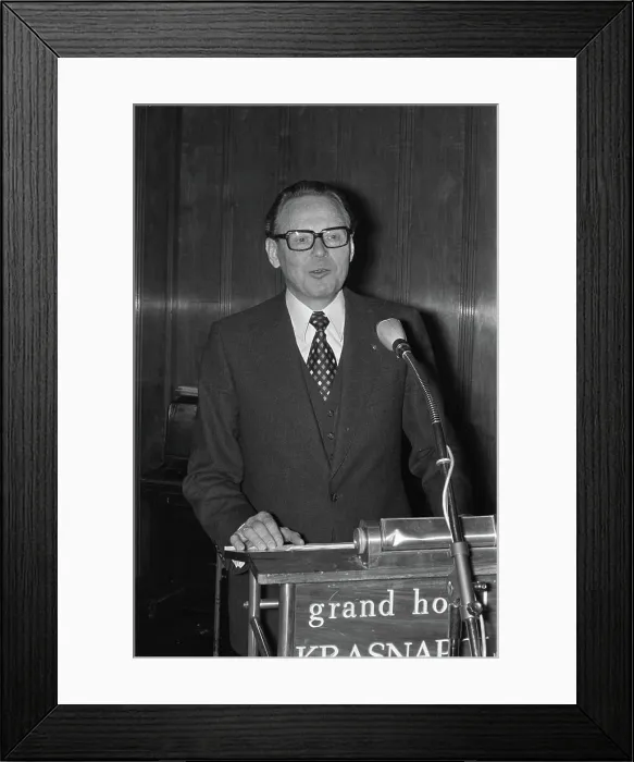 Framed Print : Anefo photo collection. Command hotel revue, meeting in Krasnapolsky. May 17, 1973