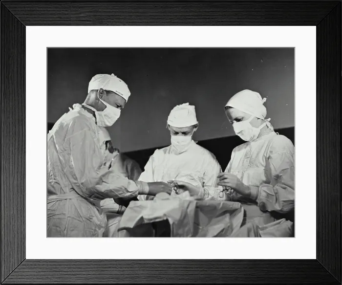 Framed Print : Vintage photograph. United Nations in Korea - A team of Swedish doctors and nurses have organized medical services Framed Print : Vintage photograph. United Nations in Korea - A team of Swedish doctors and nurses have organized medical services