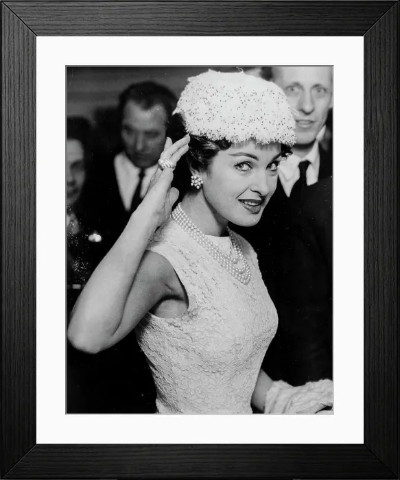 Framed Print : Silvana Pampanini, 1957 Framed Print : Silvana Pampanini, 1957