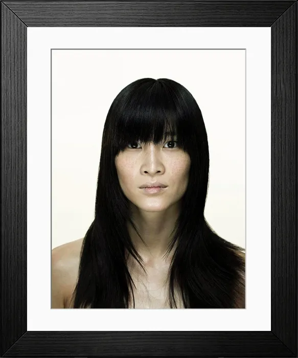 Framed Print : Portrait of a young woman Framed Print : Portrait of a young woman