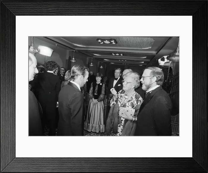 Framed Print : Anefo photo collection. Premiere film Soldaat van Oranje attended by royal family Framed Print : Anefo photo collection. Premiere film Soldaat van Oranje attended by royal family