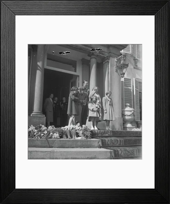Framed Print : Anefo photo collection. Flower Defile Soestdijk. Royal family bordes. April 30, 1953. Soestdijk, Utrecht