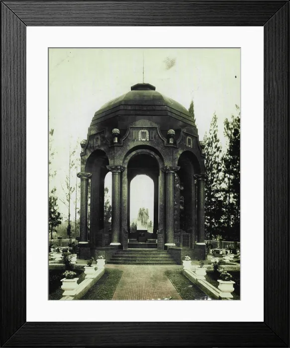 Framed Print : Millionaire's £50, 000 Mausoleum - Impressive Monument in Batavia Framed Print : Millionaire's £50, 000 Mausoleum - Impressive Monument in Batavia
