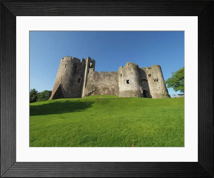 Framed Print : Ruinen der Burg Chepstow Castell Cas-gwent auf Walisisch in Chepstow Framed Print : Ruinen der Burg Chepstow Castell Cas-gwent auf Walisisch in Chepstow