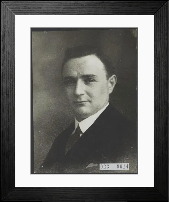Framed Print : Elsevier photo collection. Dr. H. Frijda, appoints professor maintenance statistics Municipal University Amsterdam. 1921 Framed Print : Elsevier photo collection. Dr. H. Frijda, appoints professor maintenance statistics Municipal University Amsterdam. 1921