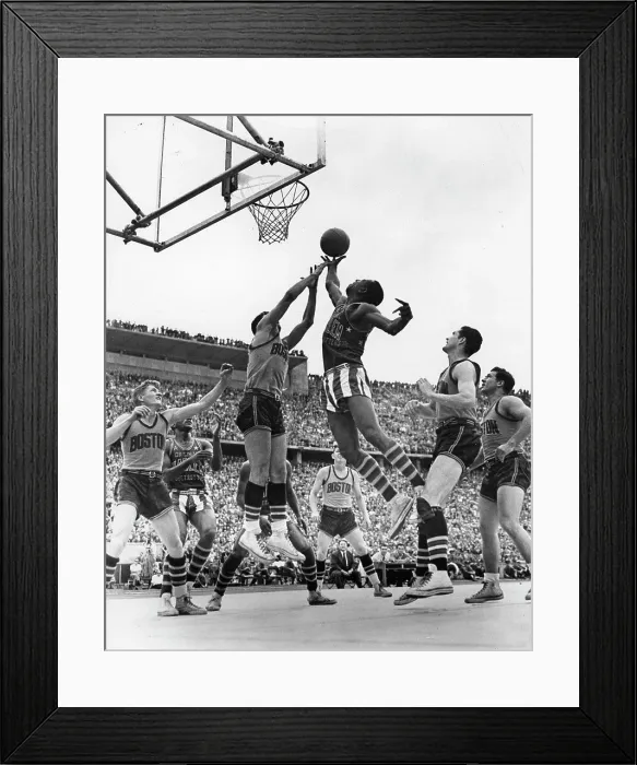 Framed Print : A member of the Harlem Globetrotters Framed Print : A member of the Harlem Globetrotters